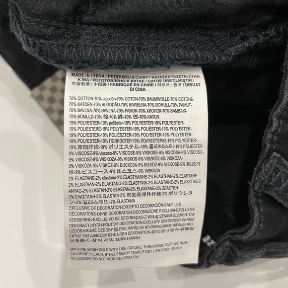 Vans NWT Destroyed black mini denim shorts size 5/27 - Picture 11 of 12